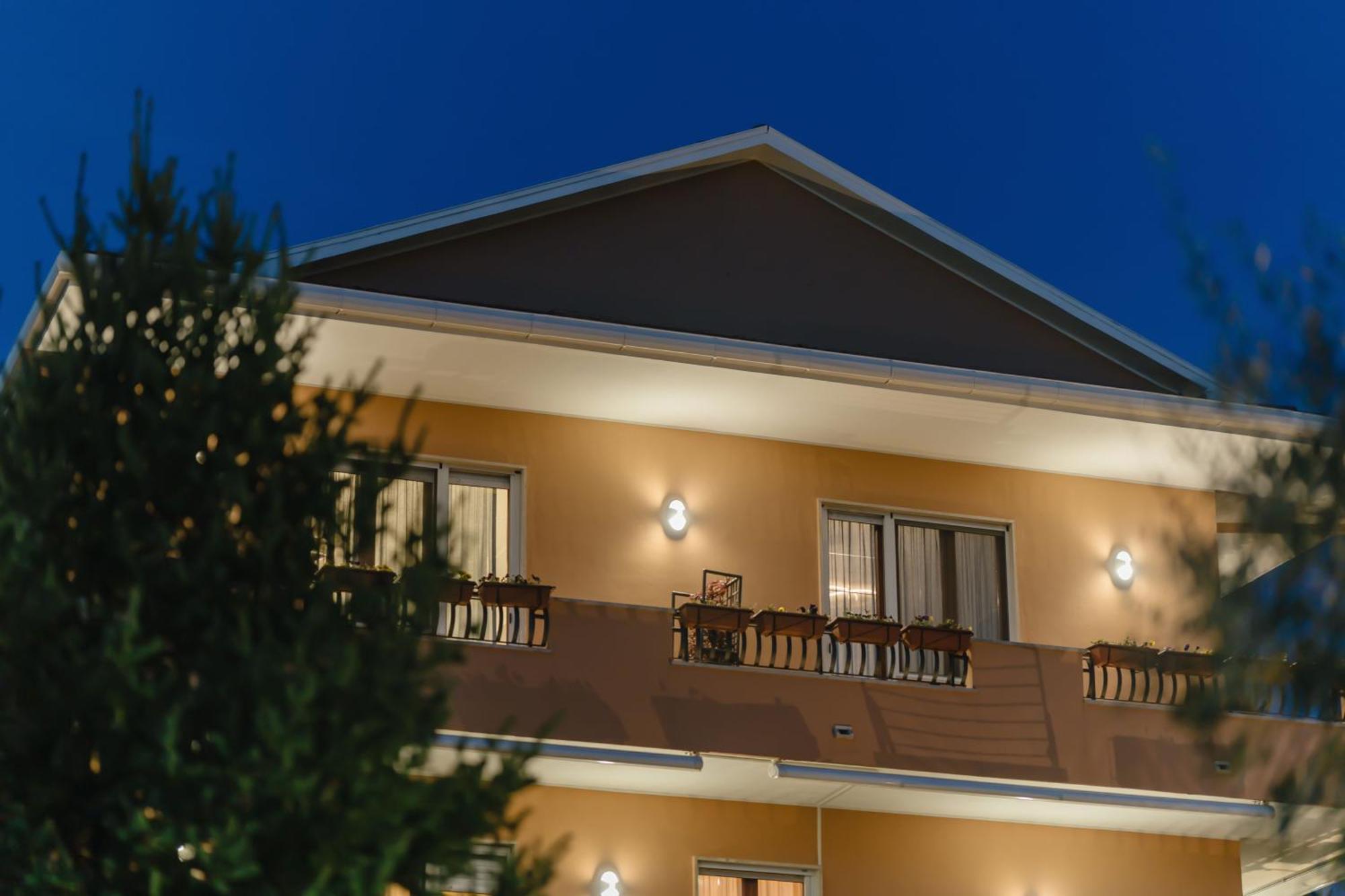 B&B La Perla Фрозиноне Экстерьер фото